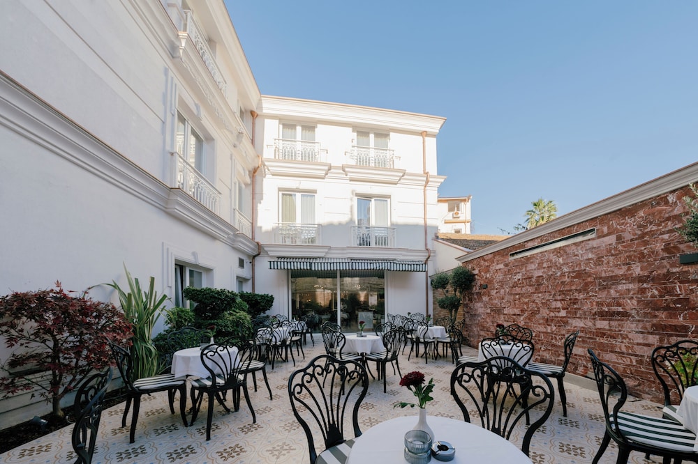 Moenia Boutique Hotel 29/35