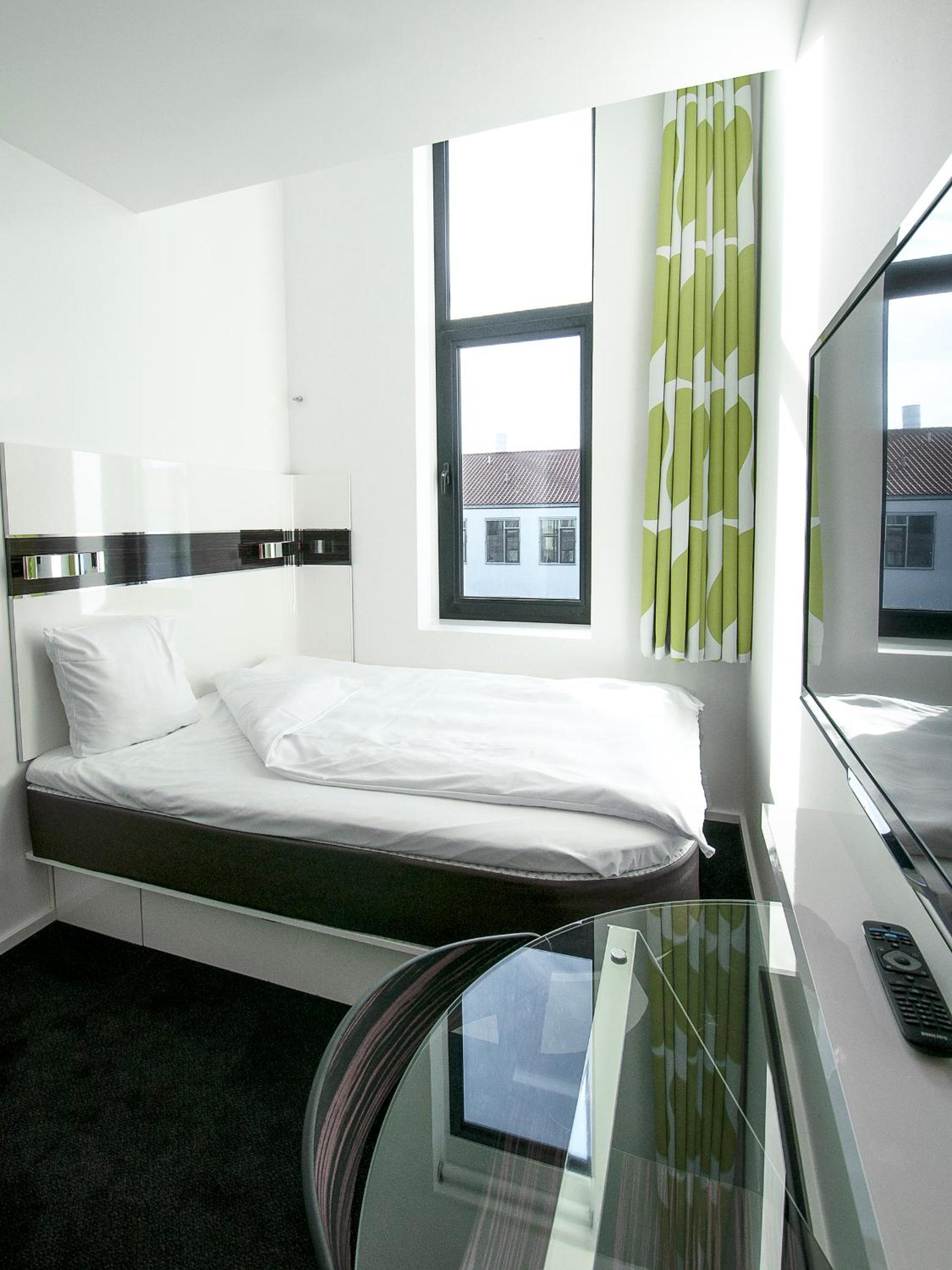 Heaven, Queen Bed