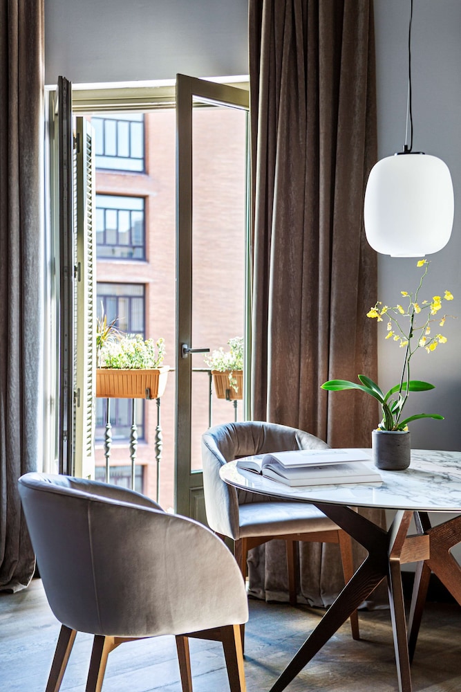 RADISSON BLU MADRID PRADO 64/74