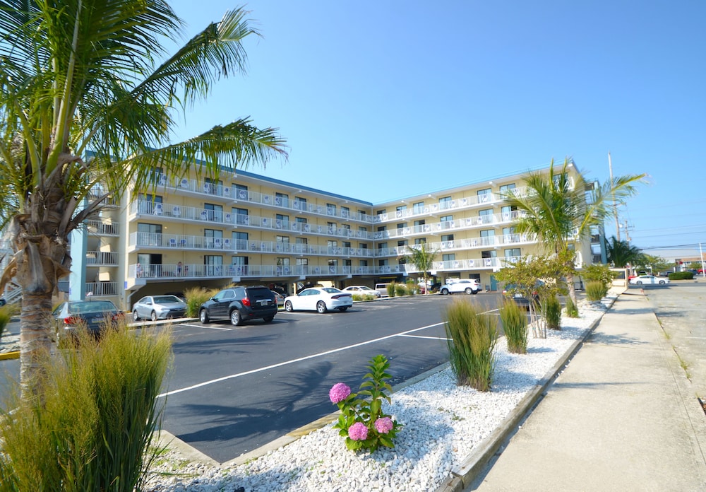 coastal palms inn and suites
