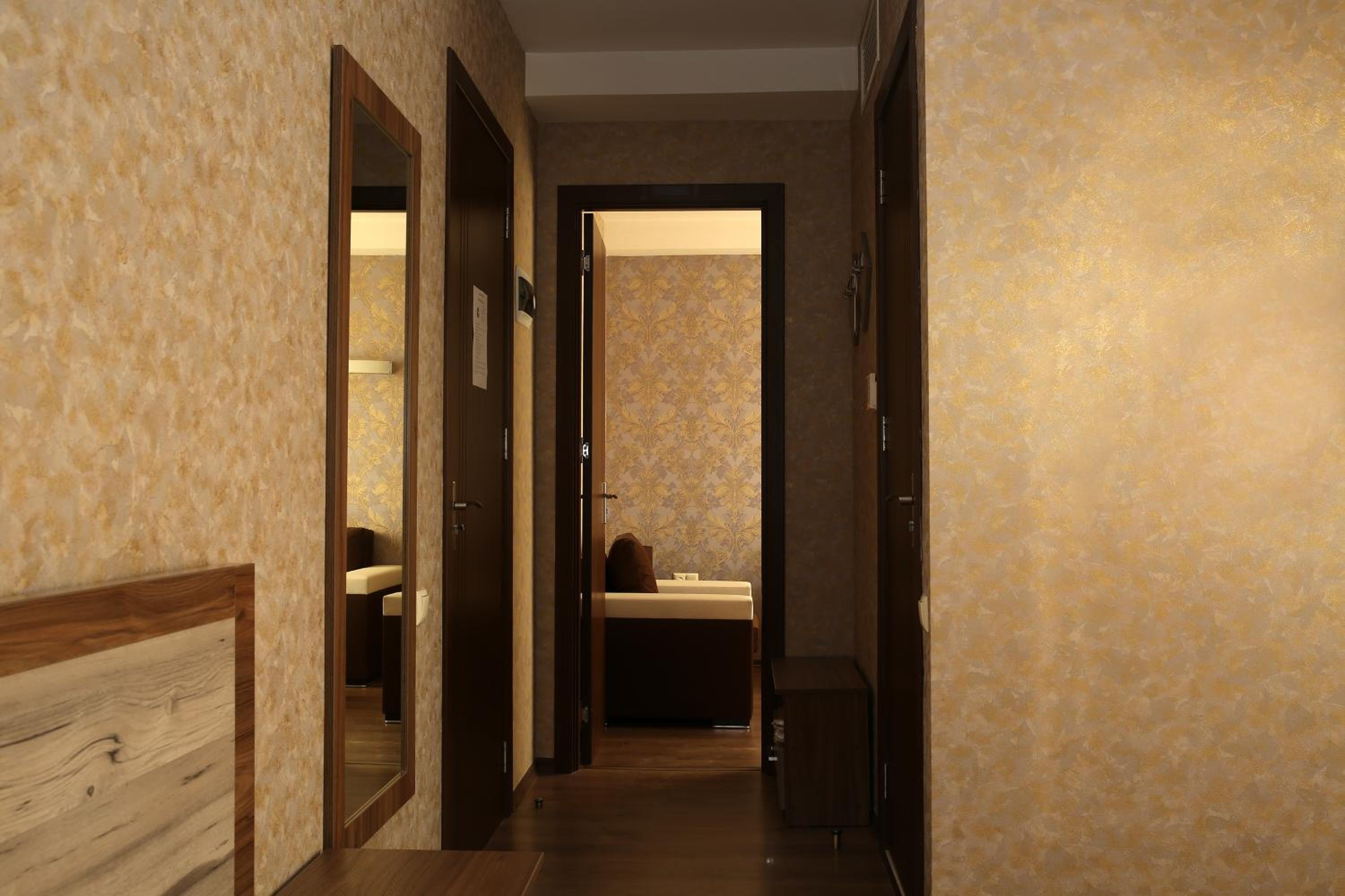 Suite, Terrace 3/3