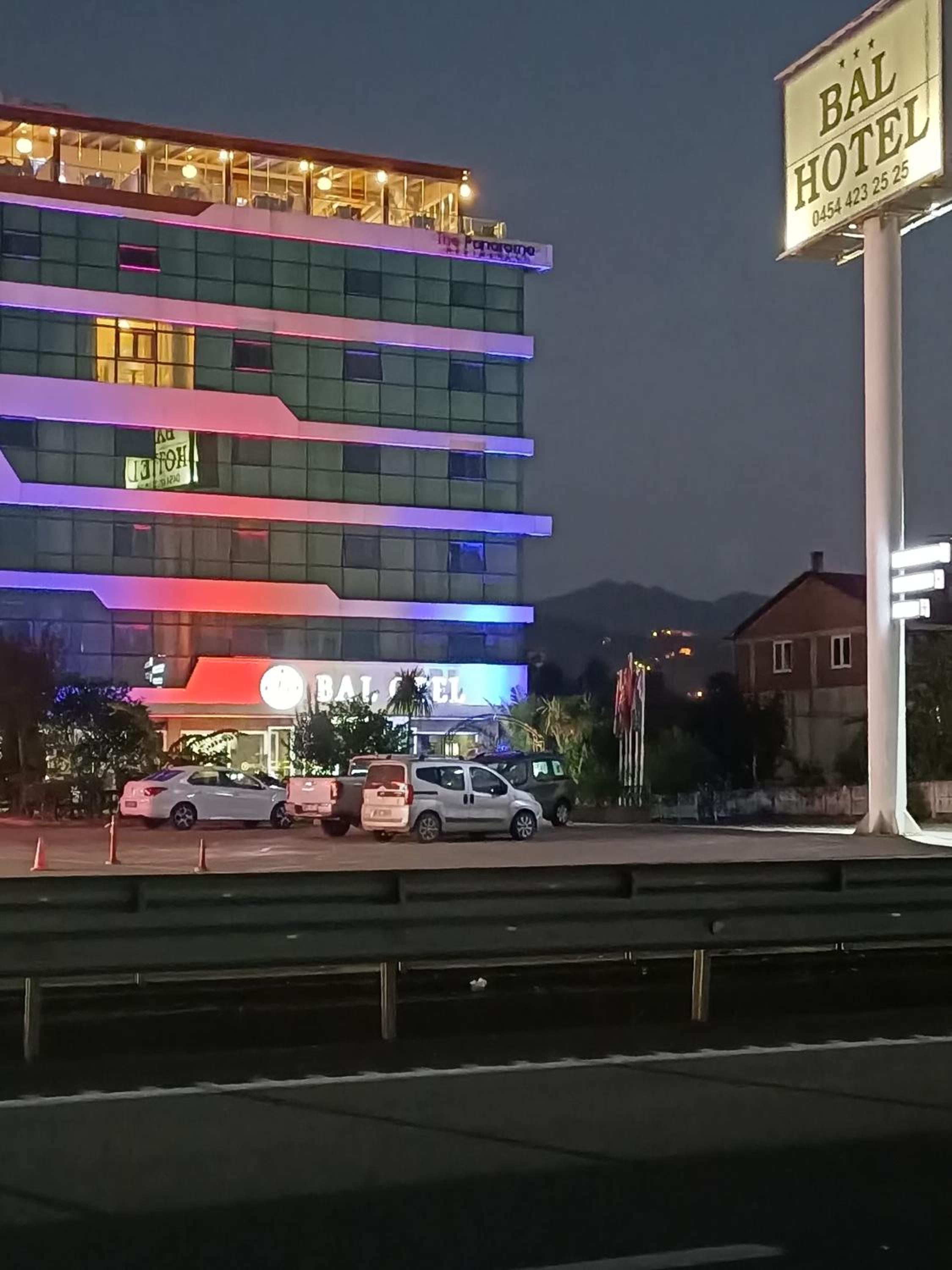 Bal Otel 8/35