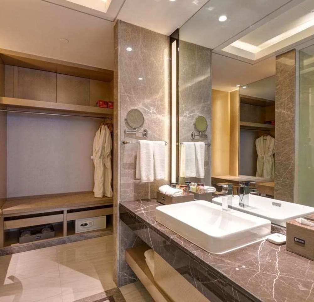 Li Cai Tian Qi Hotel Xianyang 46/48