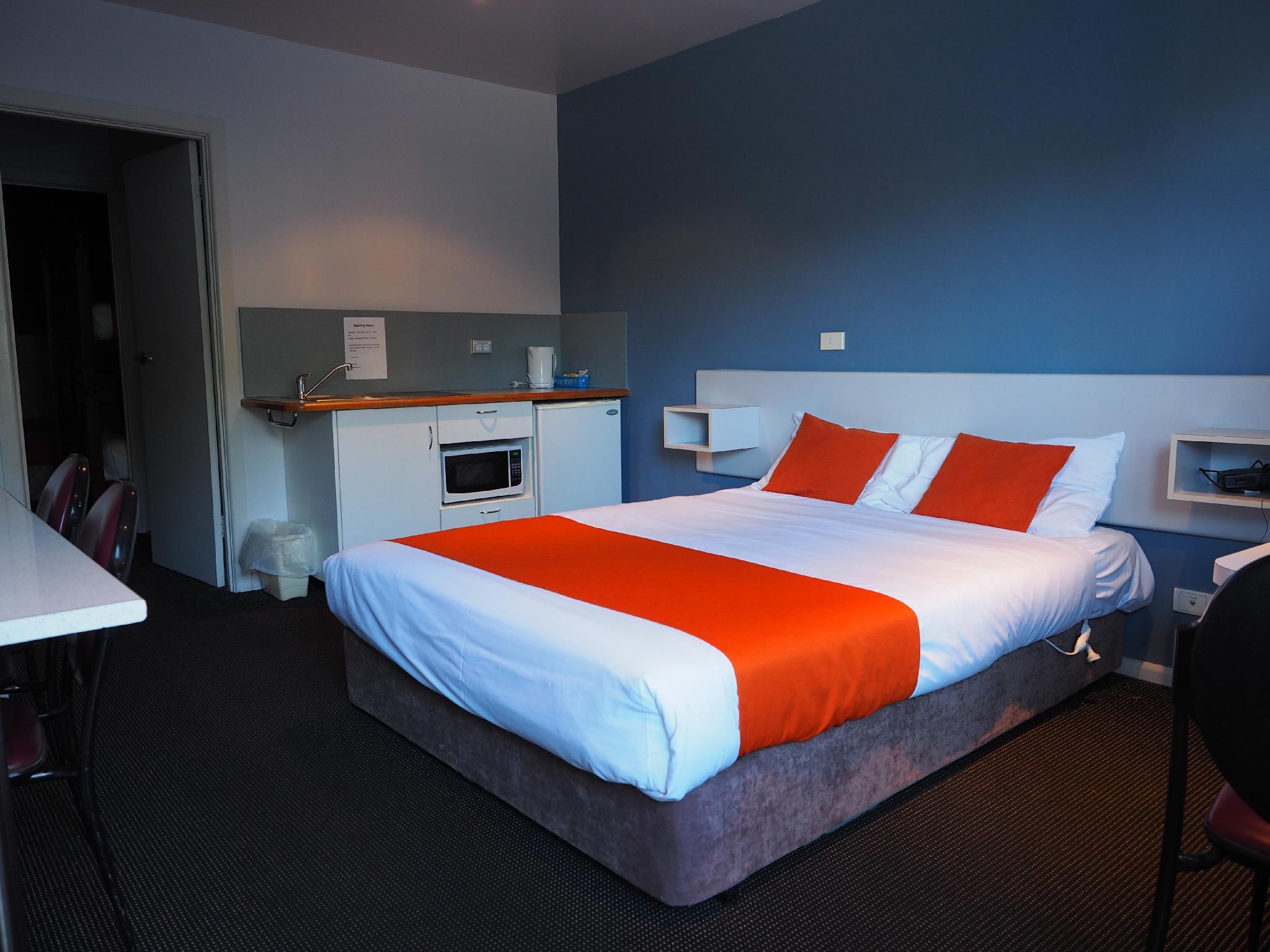 Motel, 2 Bedrooms