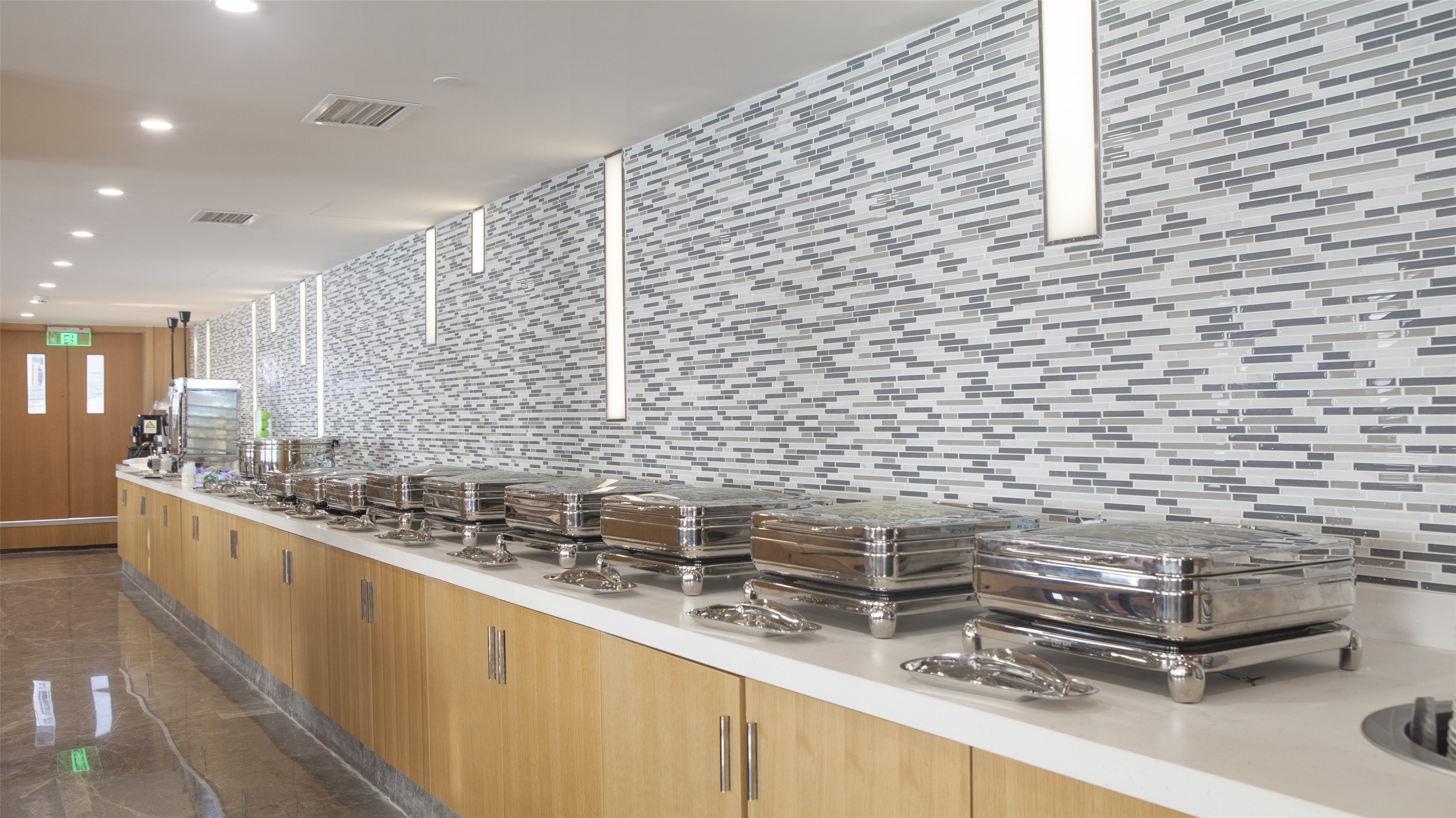 Holiday Inn Express Chengdu Airport Zone 15/75