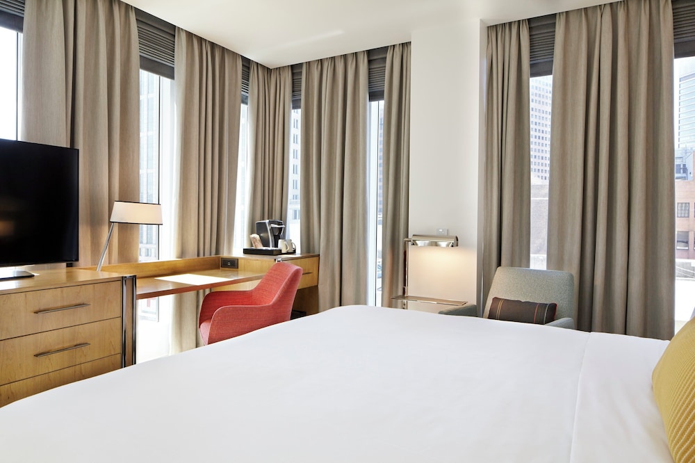Standard, King Bed, Park Street View