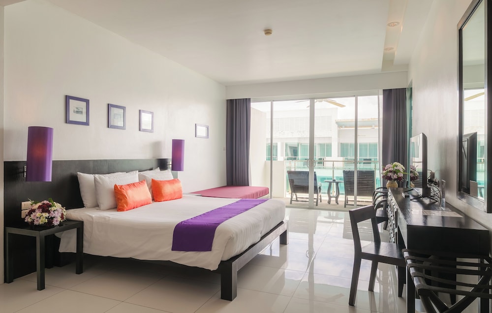 The Old Phuket Karon Beach Resort 22/85