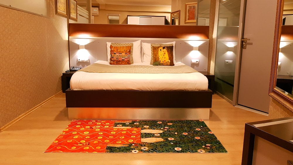 Gallery Residence And Boutique Hotel 26/72