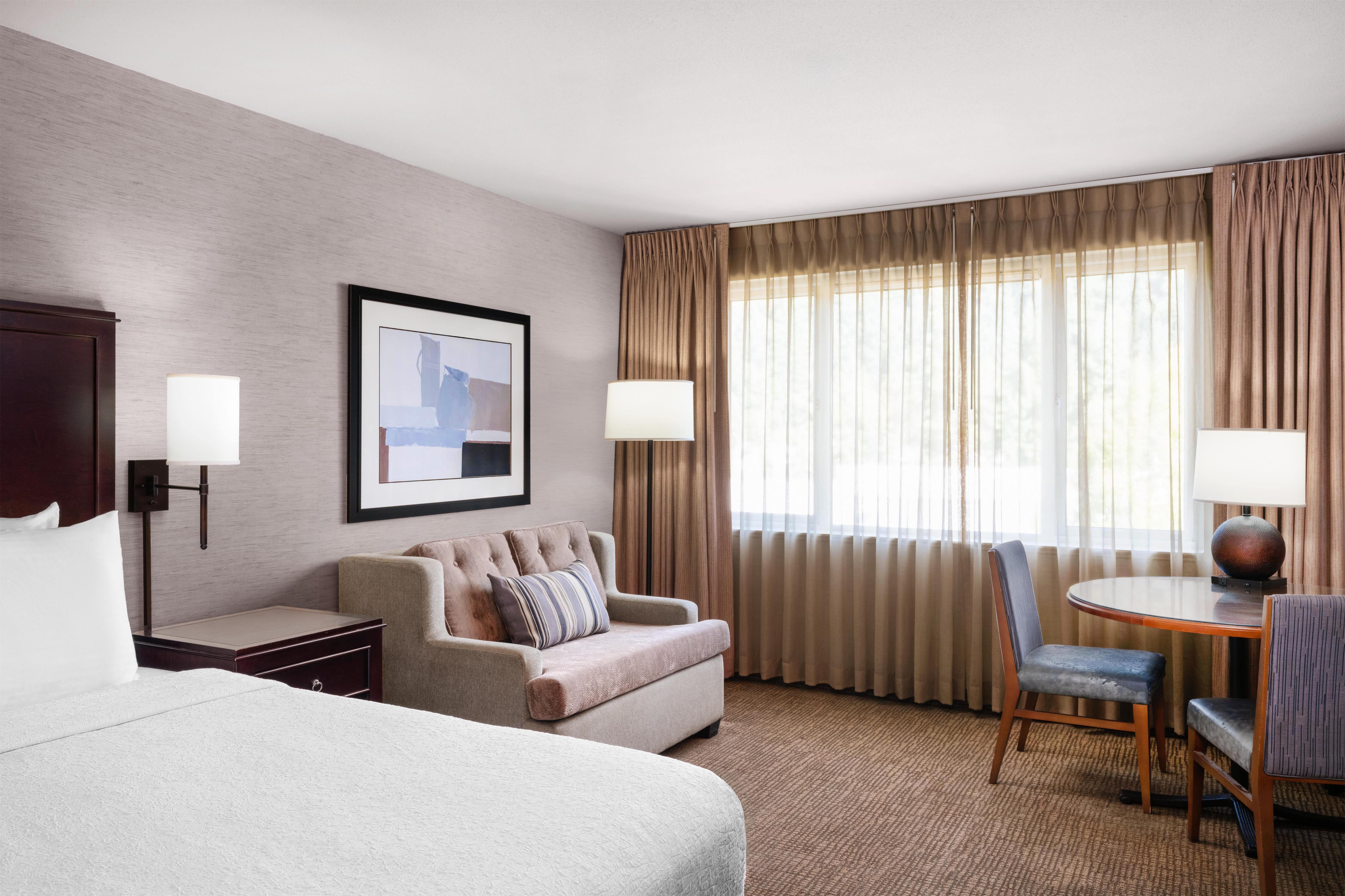 غرفة بسريرين كوين لذوي الإعاقة، Eastgate Hotel, BW Signature Collection 3/4