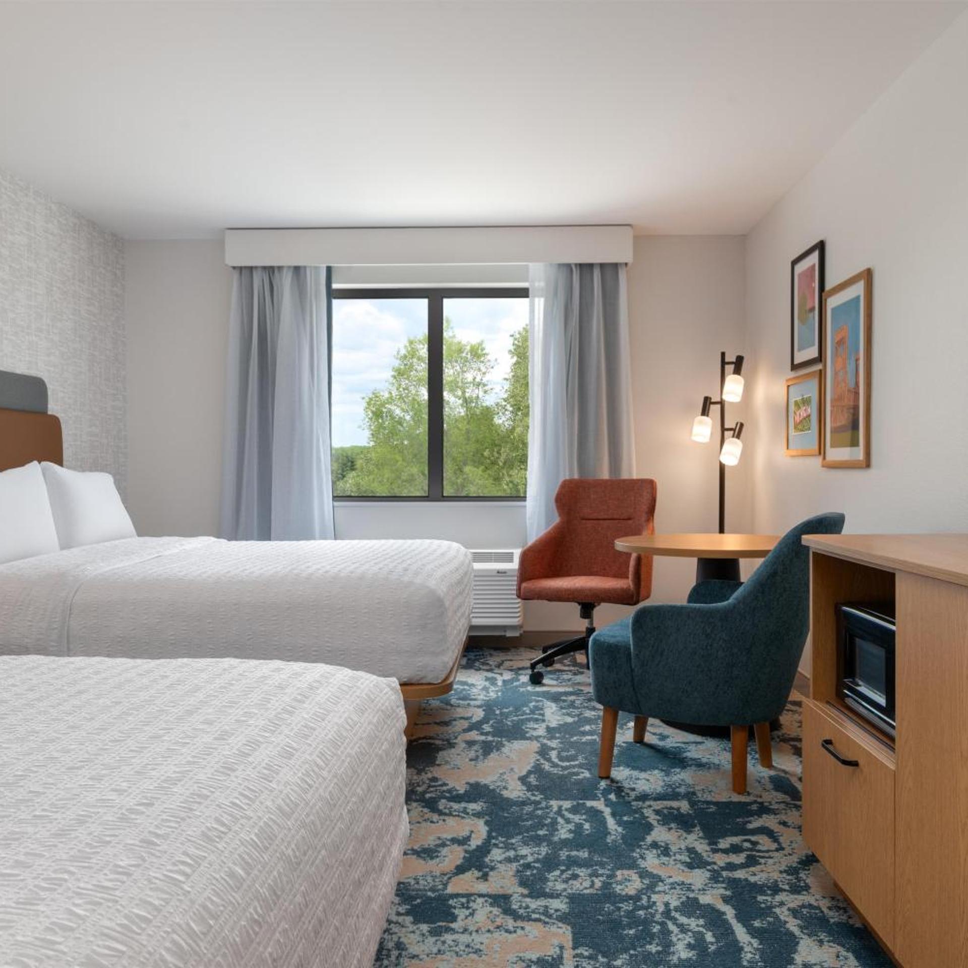 Room, King Bed, 2 Queen Beds, Accessible