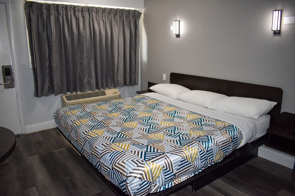 Motel6 Columbus, OH - OSU North 25/43