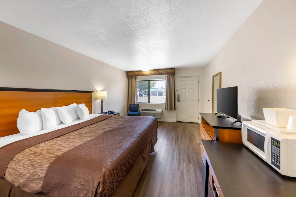 Room, Queen Bed, Accessible