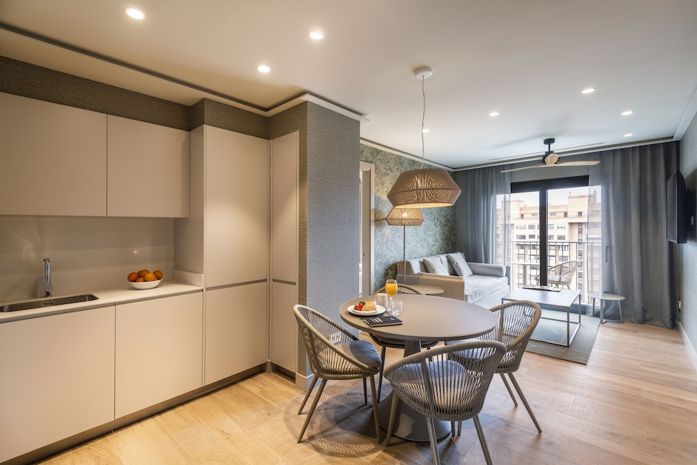 Intelier Core Suites Valencia 20/45