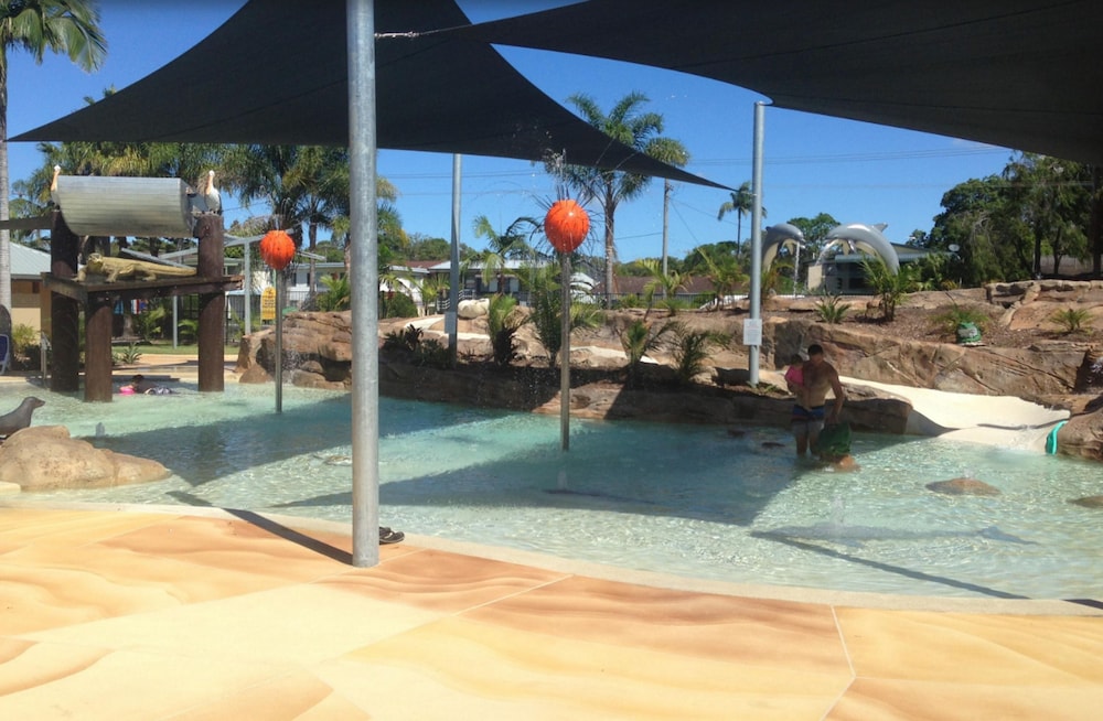 BLUE DOLPHIN HOLIDAY RESORT 17/50