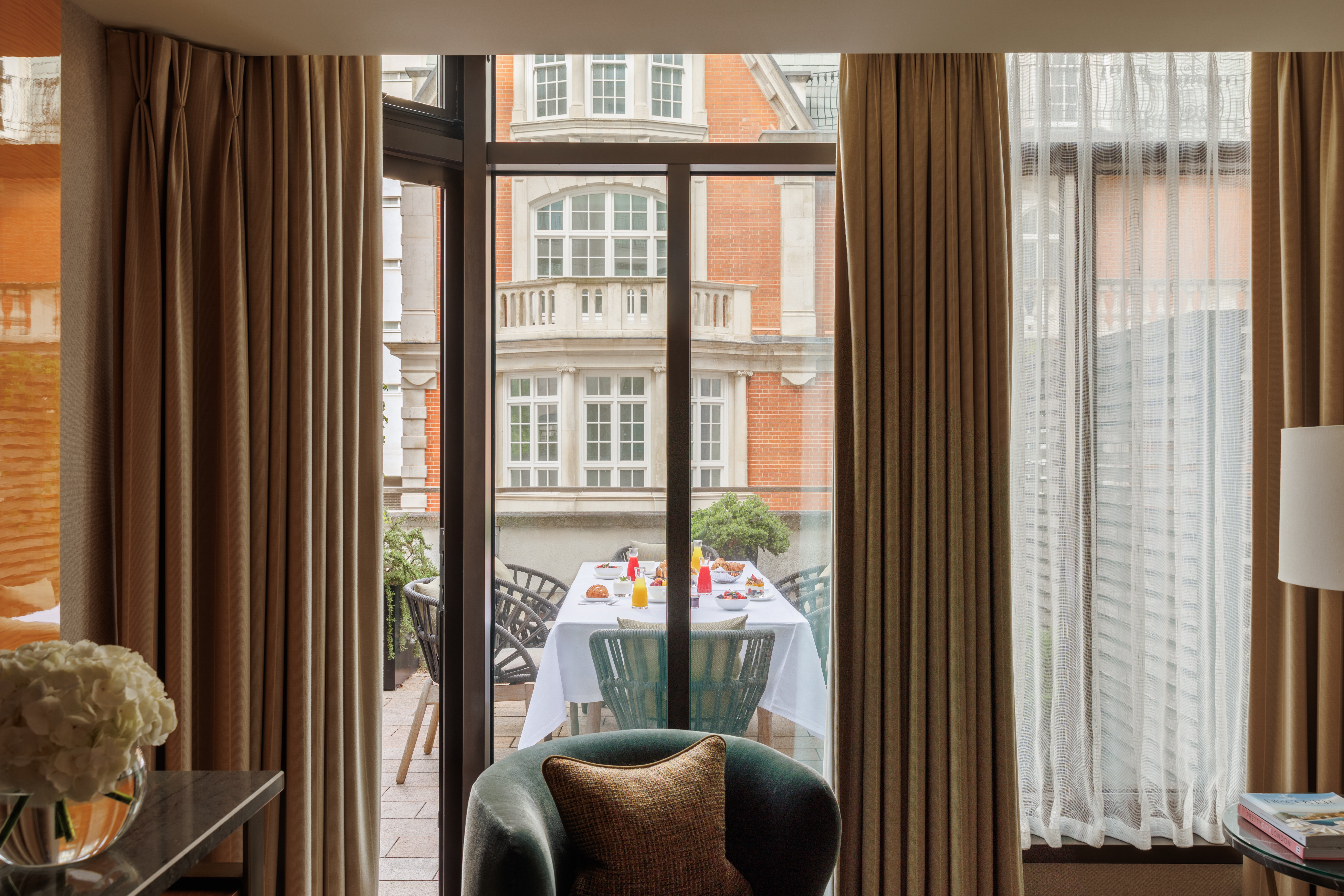 Four Seasons Hotel London at Park Lane 37/50