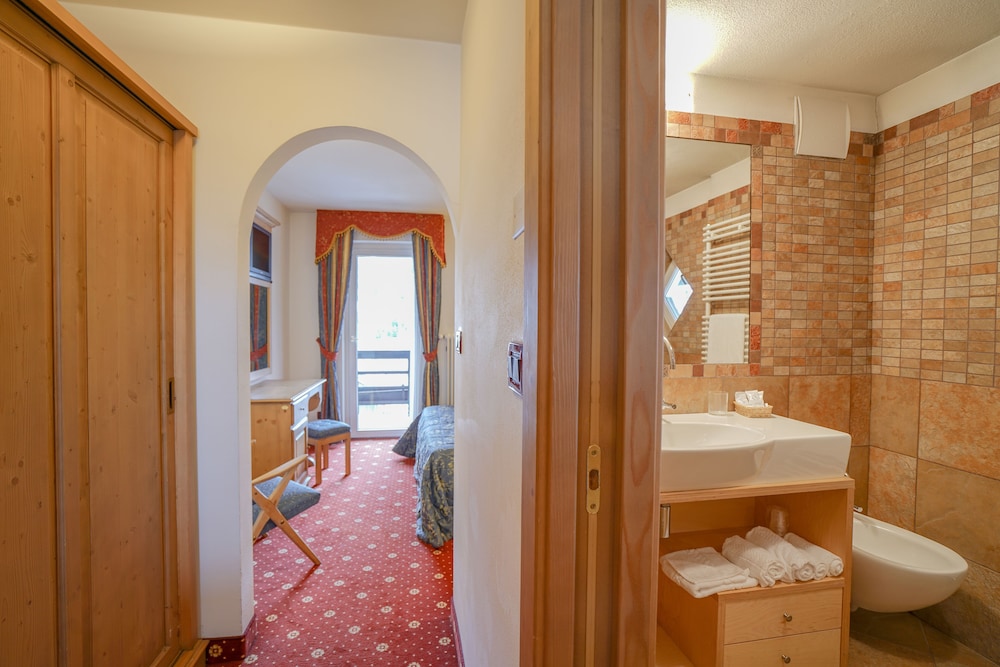GH Hotel Monzoni 44/46