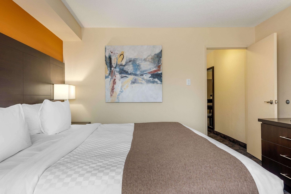 Quality Inn & Suites Bathurst, NB 11/50