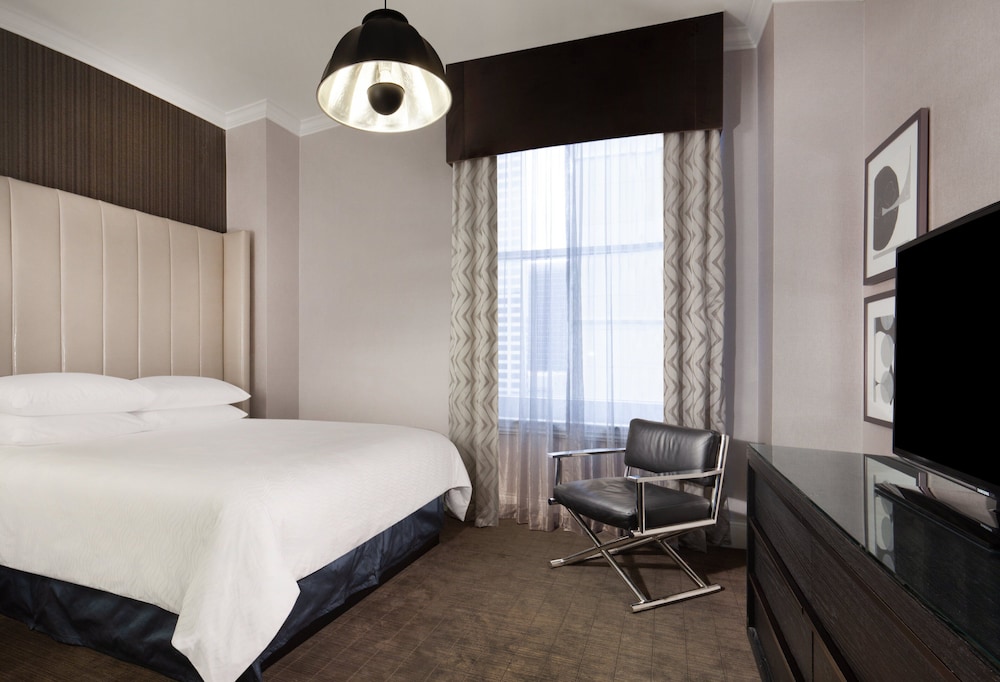 Le Pavillon Hotel 25/77