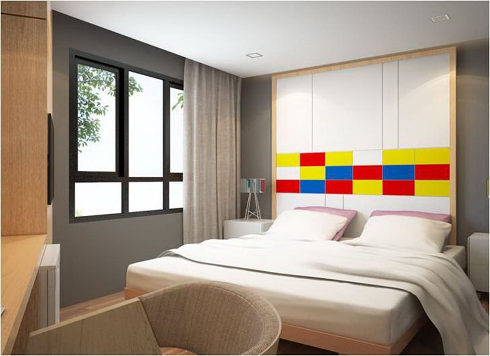 DELUXE, DOUBLE BED