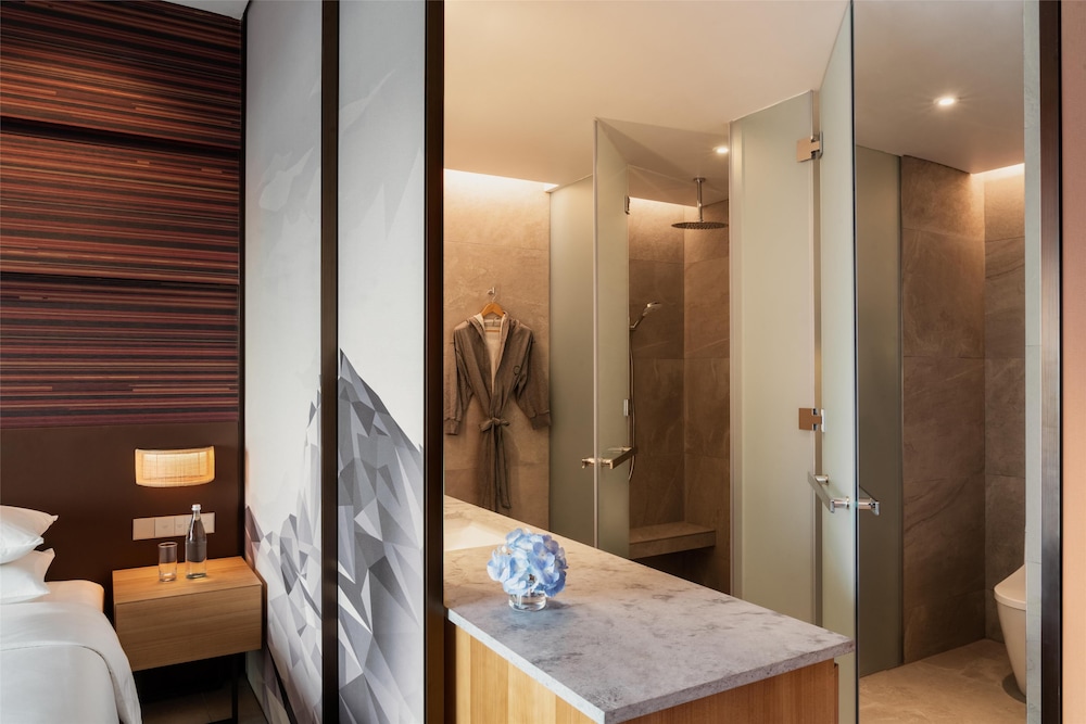 Hyatt Centric Kota Kinabalu 48/50