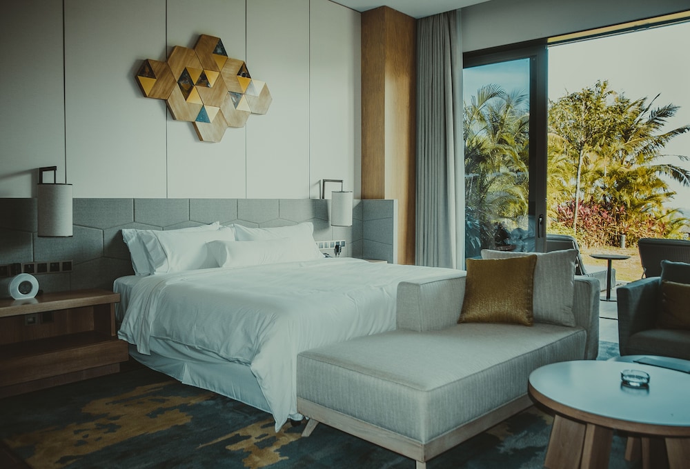 THE WESTIN SHIMEI BAY RESORT 18/70