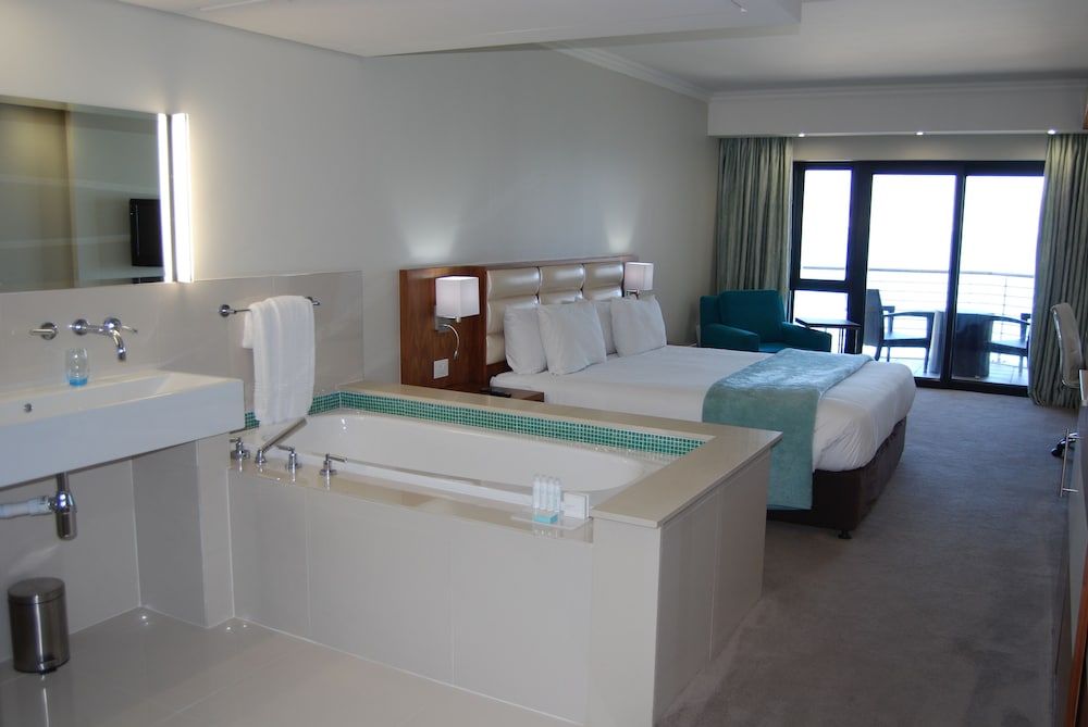 Blaauwberg Beach Hotel 39/100