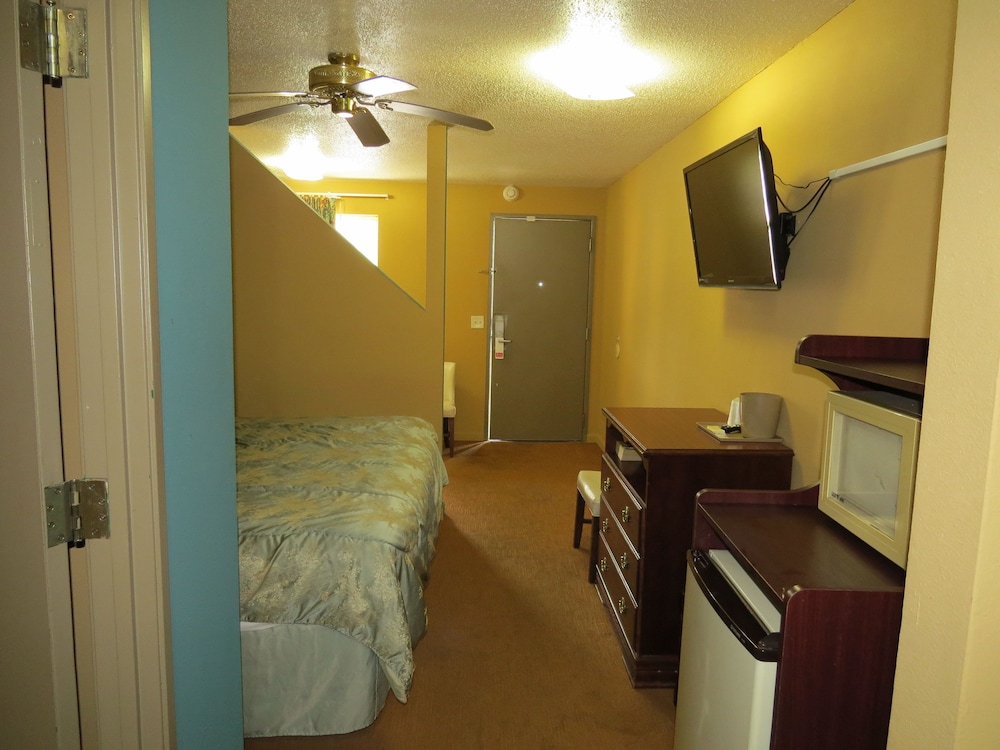 First Western Inn Caseyville 36/48