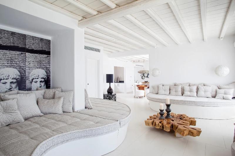 2 Bedrooms, Unique, Ftelia, Villa