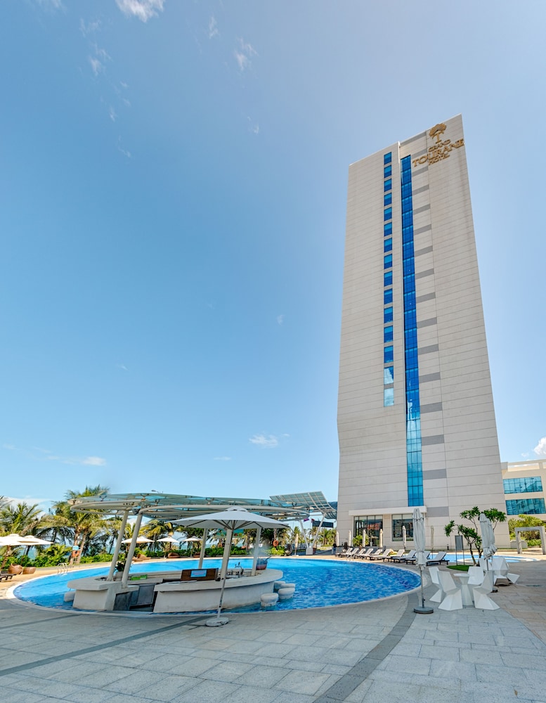Grand Tourane Hotel 70/81