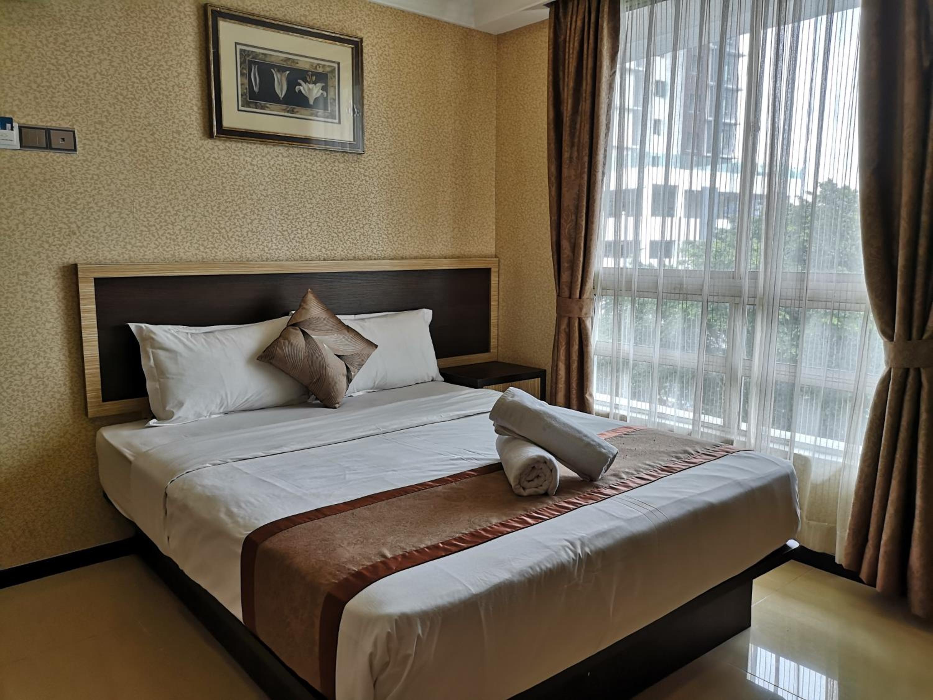 Superior, Queen Bed