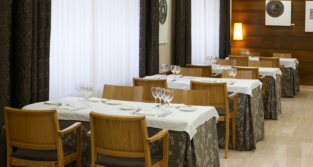 Hotel Up Rooms Vic (ex Nh Ciutat De Vic) 29/52