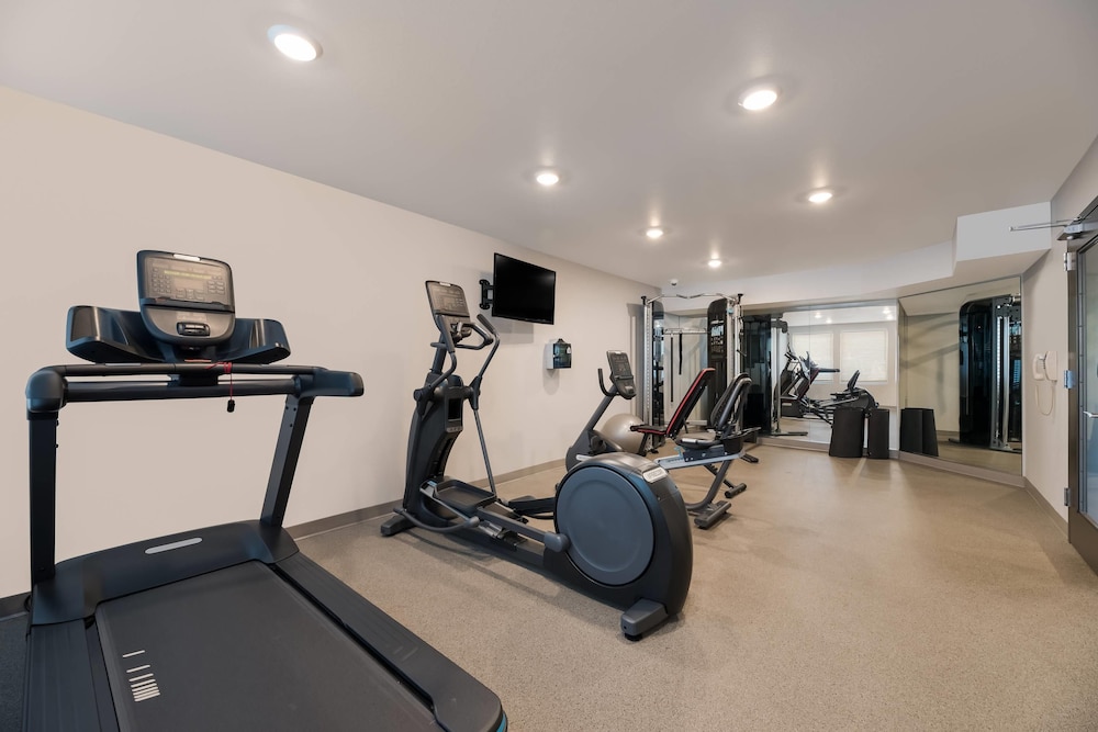 WoodSpring Suites Phoenix-Deer Valley 12/25
