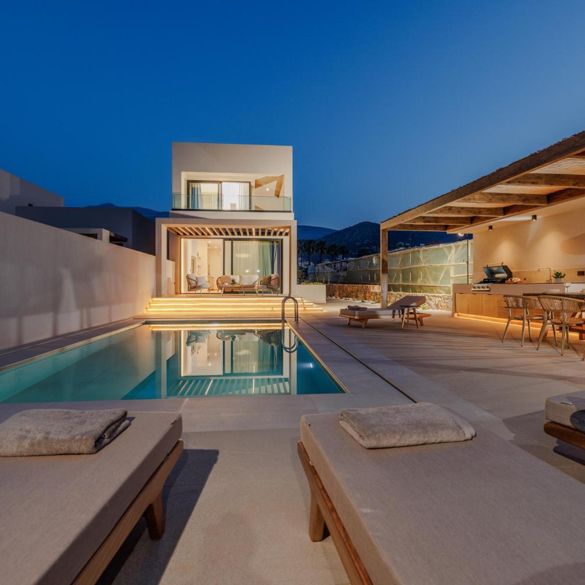 Sokratis LocoLux Villas & Suites 53/86