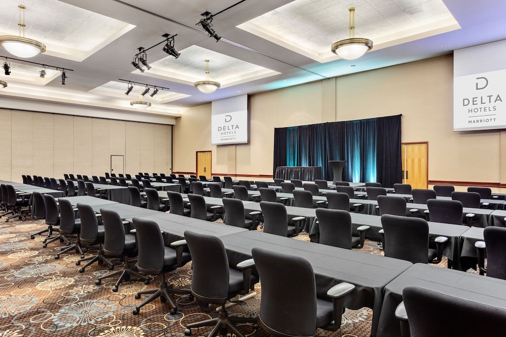 Delta Hotels by Marriott Midwest City at the Reed Conference Center 40/43