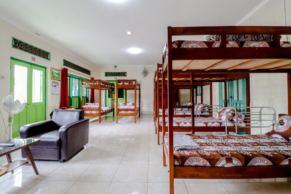 Bahagia Sederhana Home Stay - Hostel by ZUZU 12/50