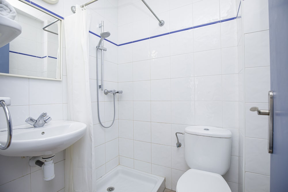 غرفة ثلاثية بثلاثة أسرّة، Hostal Mas 4/7
