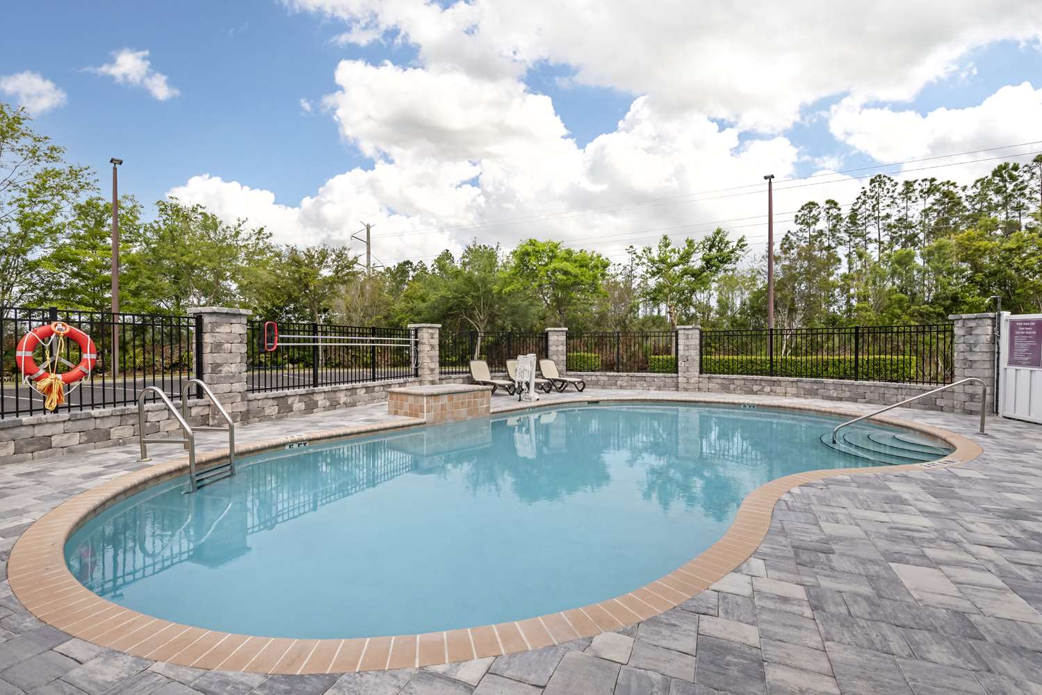 Best Western Plus First Coast Inn & Suites 48/53