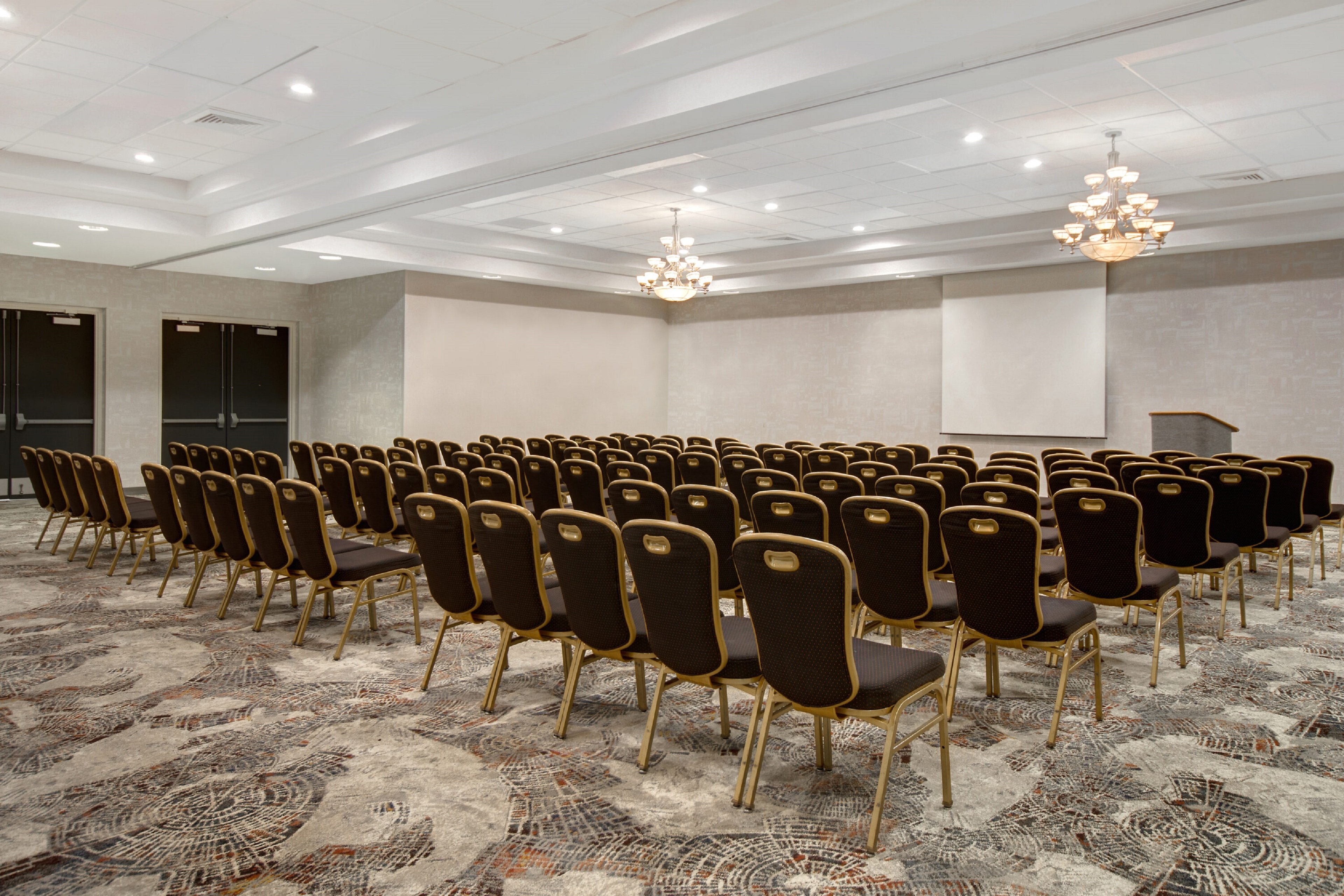 Crowne Plaza Auburn Hills 63/73