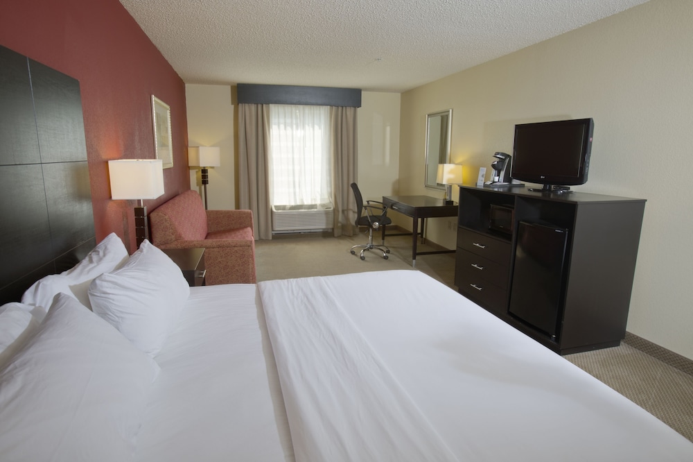 غرفة قياسية بسرير فردي