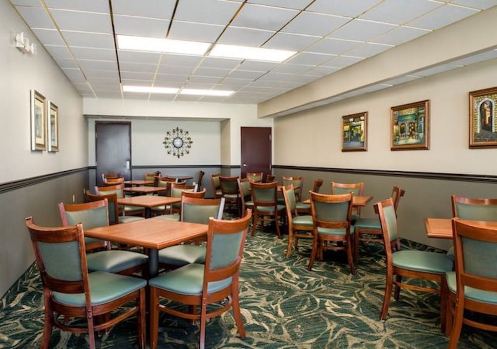Savannah House Hotel 43/64