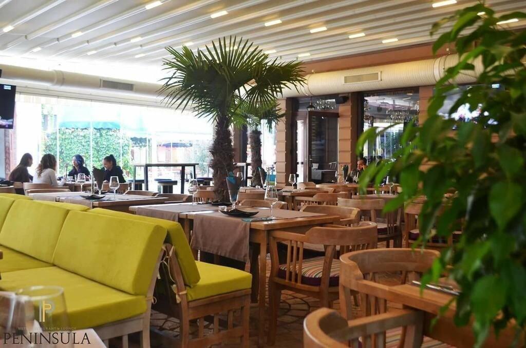 PENINSULA BOUTIQUE HOTEL 46/51