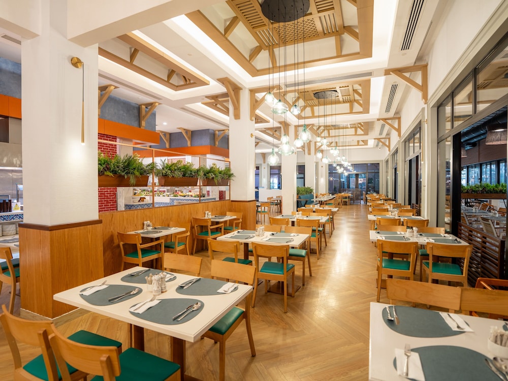 restaurant cafeteria