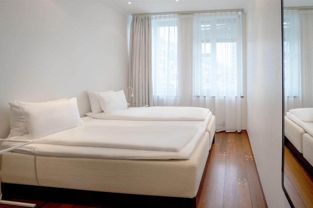 1 BEDROOM, APARTMENT