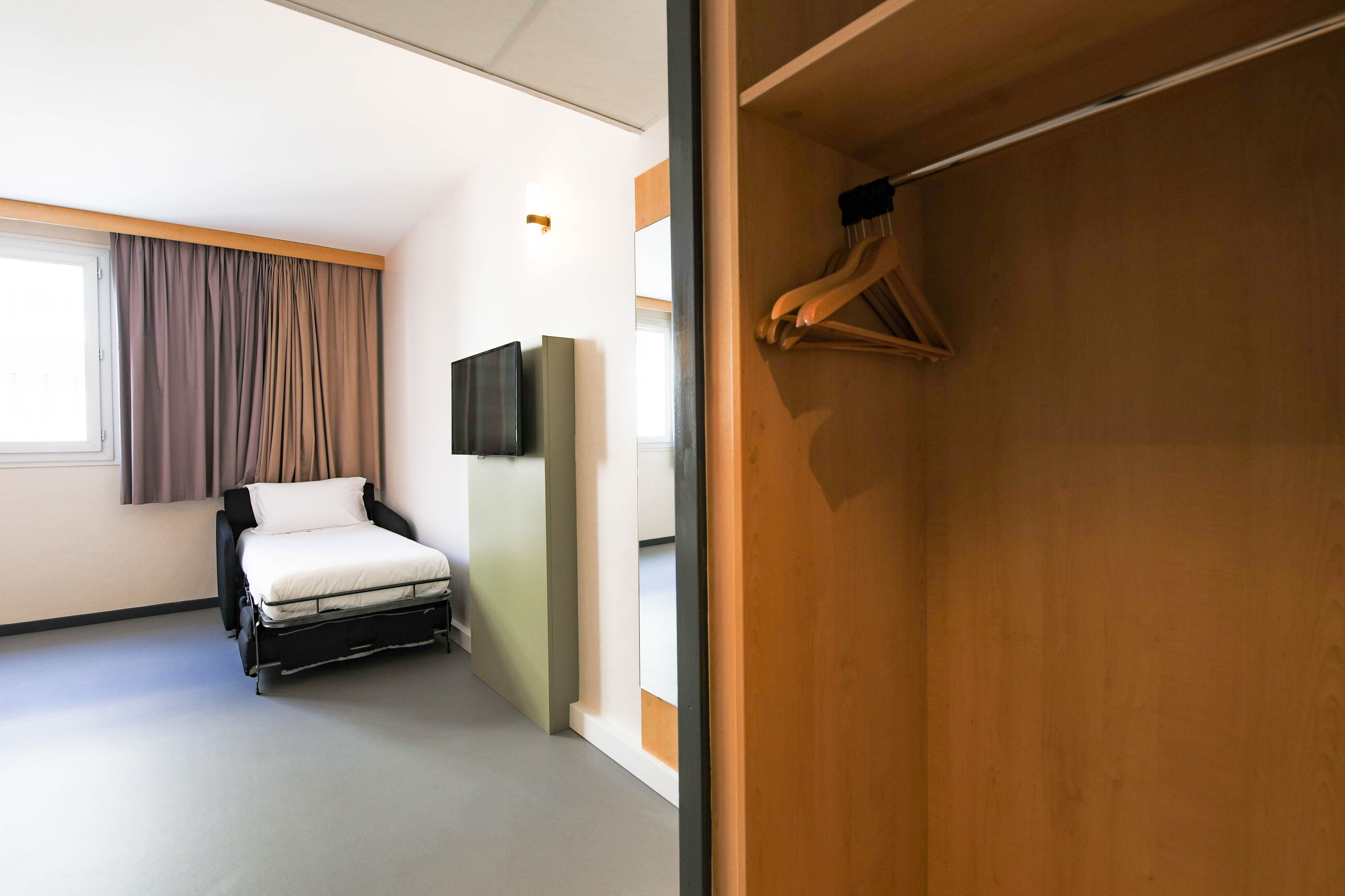 Accessible Family Room with bunkbed and shower