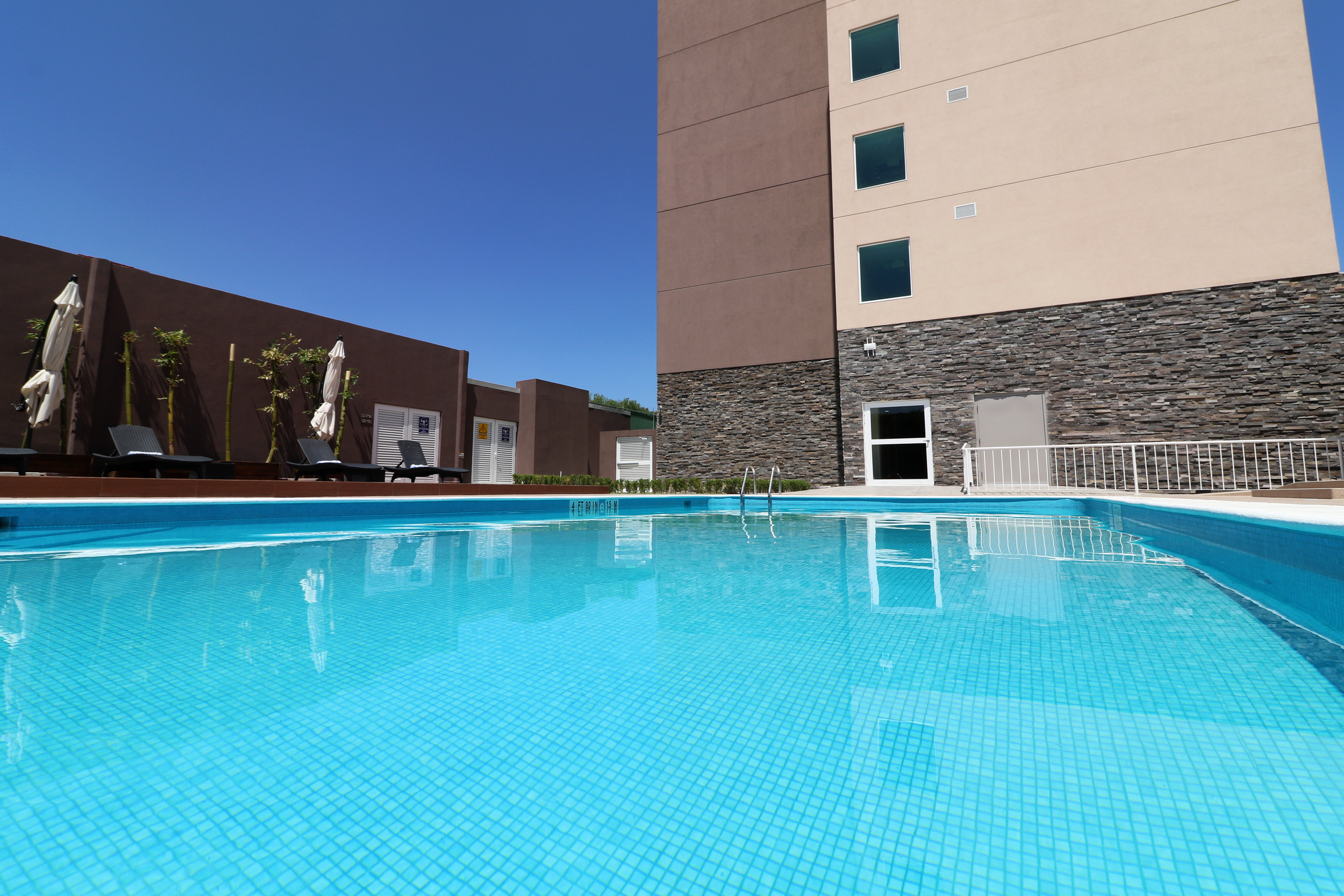CANDLEWOOD SUITES CELAYA 46/75