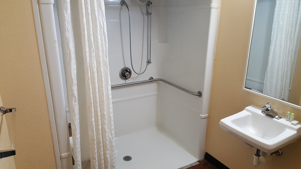 Mentor Home Inn & Suites 39/43