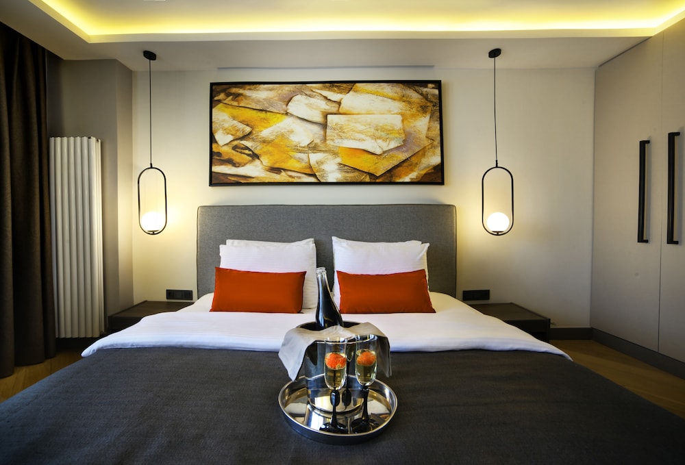 The Capital Suites 8/40