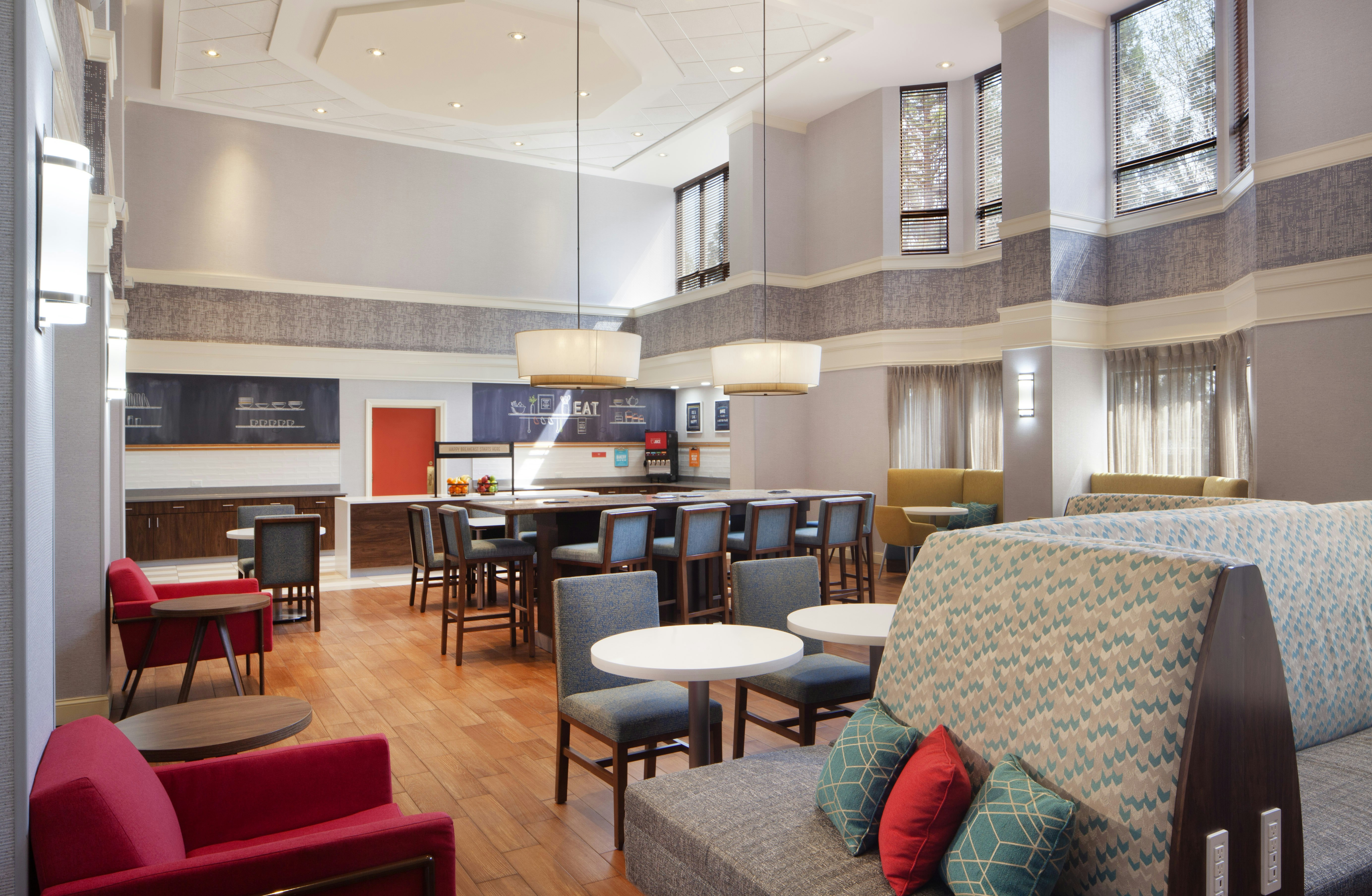 Hampton Inn Suites Atlanta Airport North I85 49/71