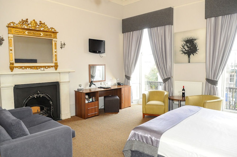 The Salisbury Hotel 5/53