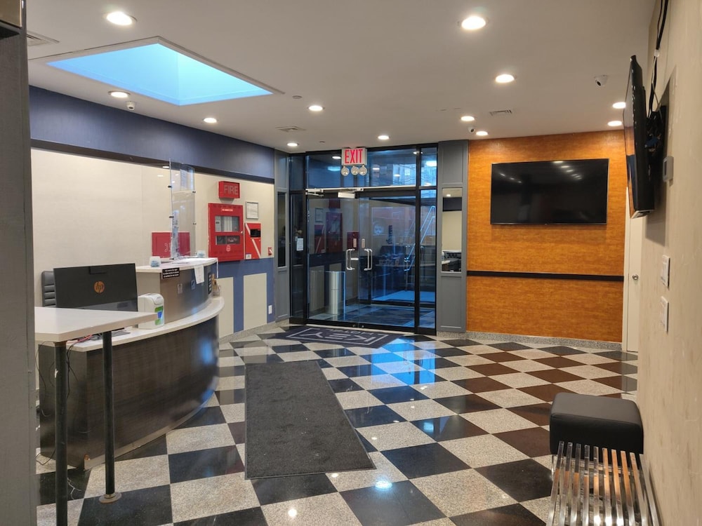 Hotel Key LaGuardia Airport 12/46